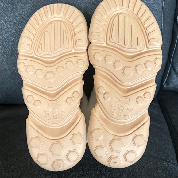 Platform Slippers - Picture 2 of 3